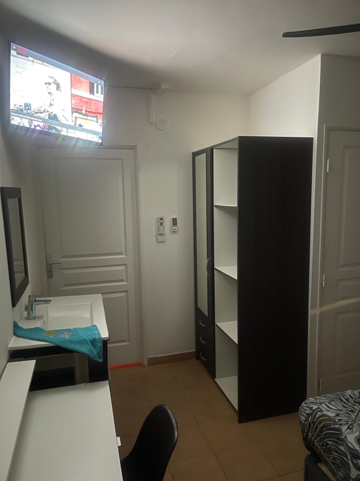 Casa Coliving Avec Chambre Salle De Bain Individuelles Privatives Saint Pierre Exteriör bild