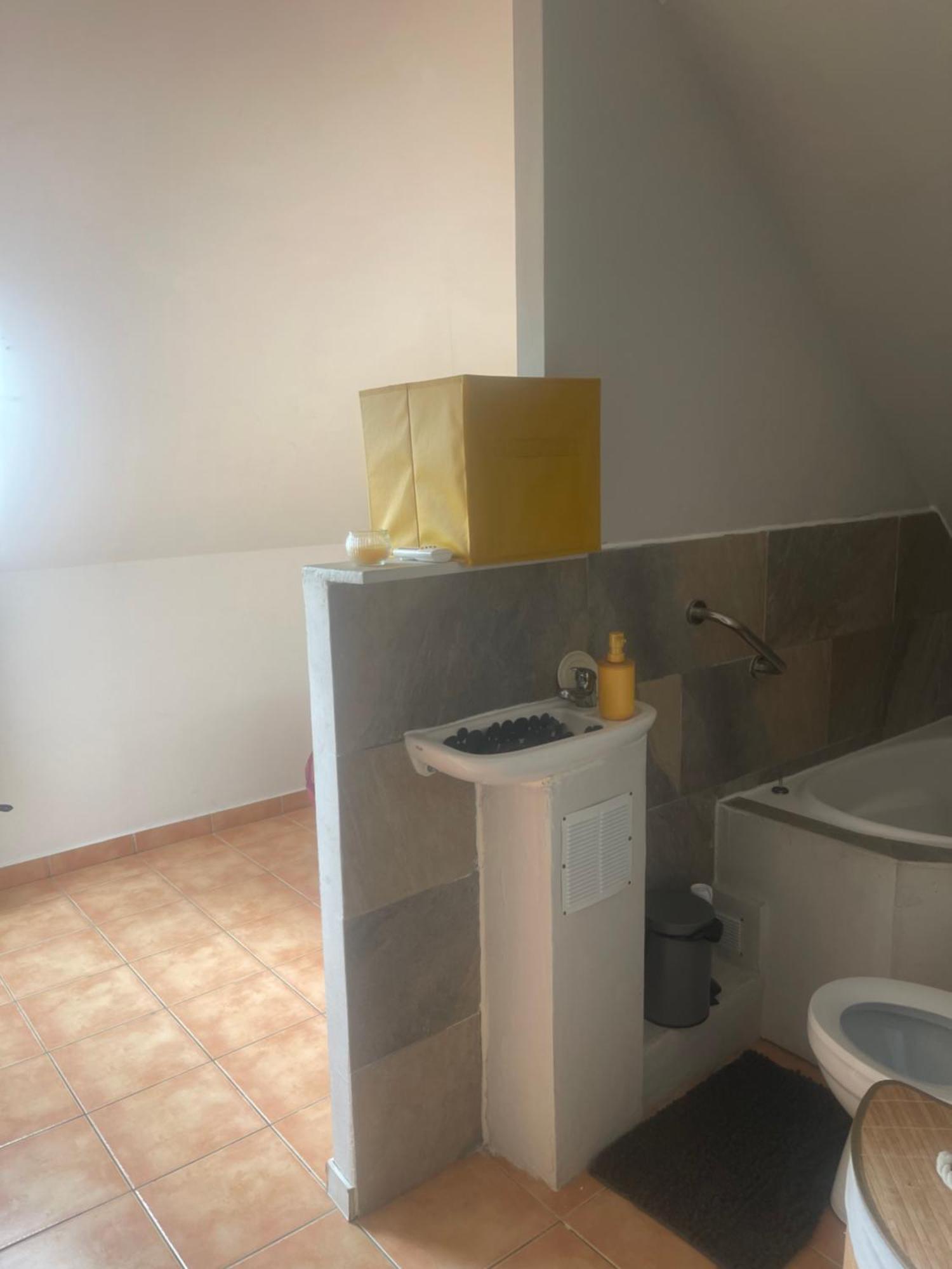 Casa Coliving Avec Chambre Salle De Bain Individuelles Privatives Saint Pierre Exteriör bild